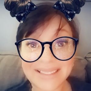 Meet your Posher, Monique